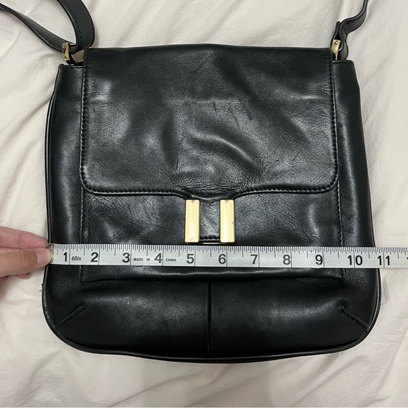 Danier Leather Shoulder Bag - Picture 3 of 13